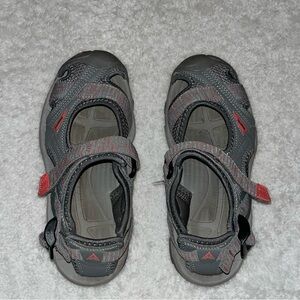 Humtto girls size 4.5 shoes